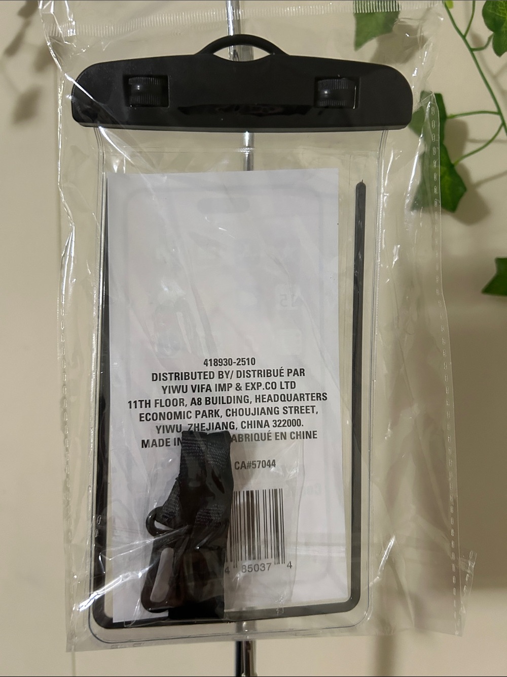 Waterproof Phone Holder in Black or Pink Waterproof Phone Pouch - Clear Front - Picture 2 of 3
